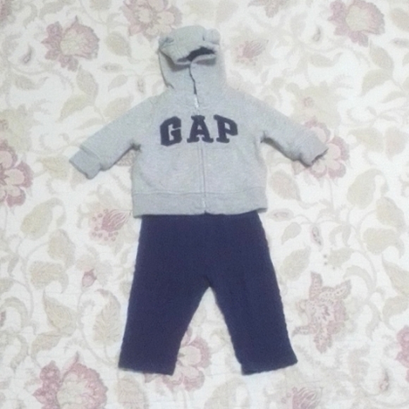 Baby Gap zipper front grey hoodie US 0-3M - Picture 2 of 5